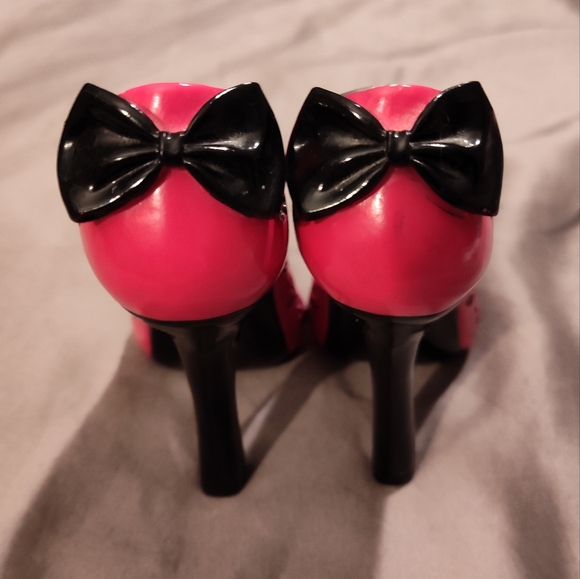 Vintage High Heels Ring Holders (Set Of 2) - Picture 5 of 9